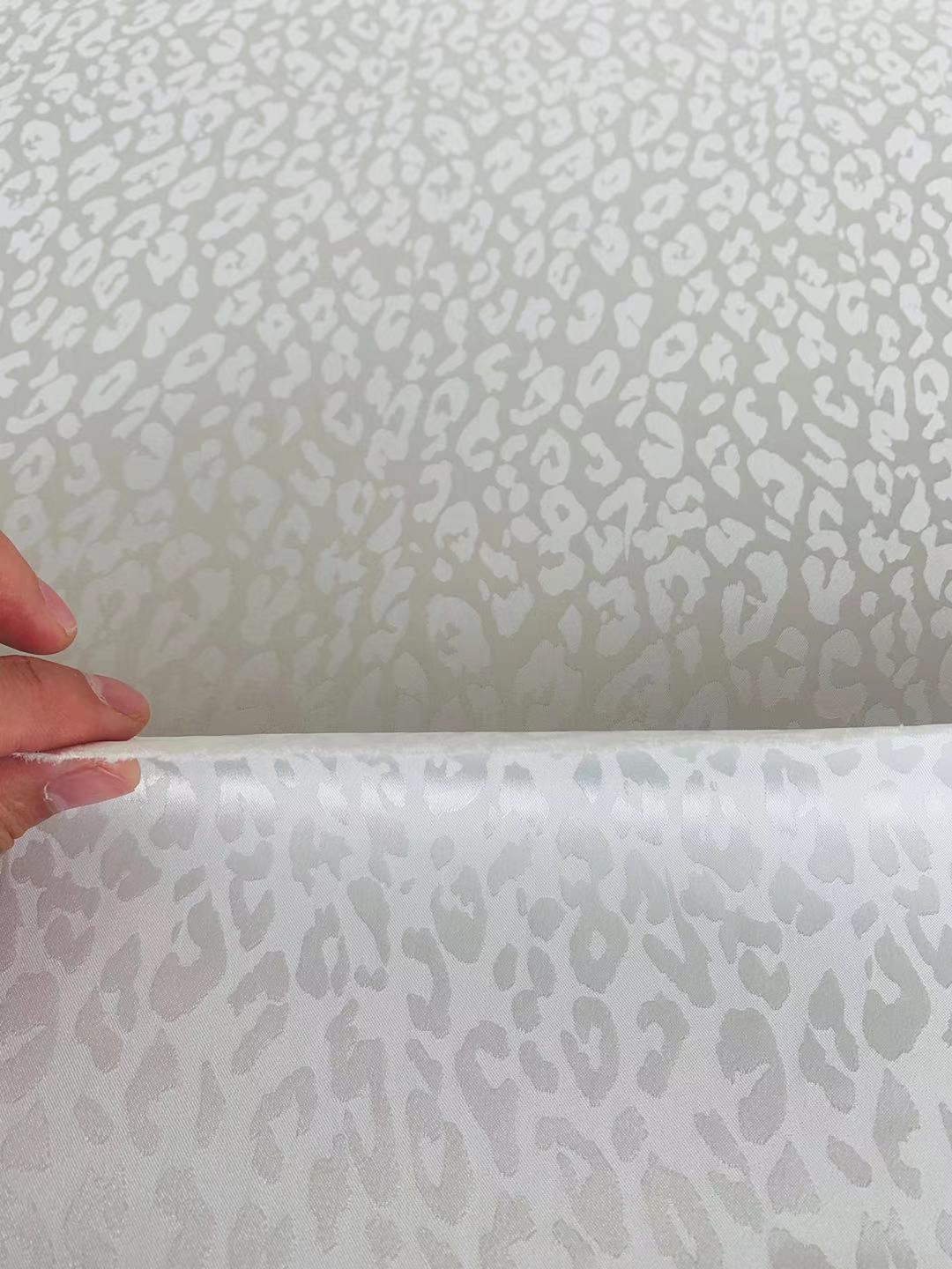 Craft Leopard White Slik Jacquard Cloth Fabric For Handmade Handicraft Goods
